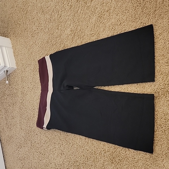 Crop Kick-Flair Lululemon pants - Picture 1 of 3